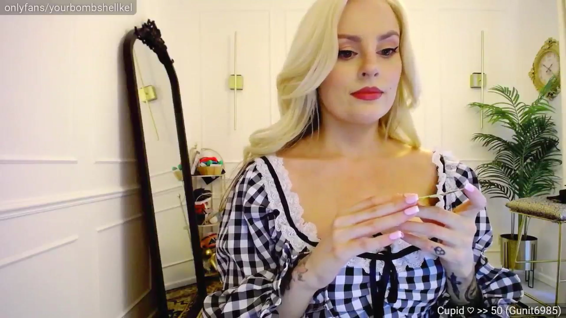 Gallery image thumbnail from K3lly's myfreecams stream on, 07/28/2025, 19:37 image 18 of 20