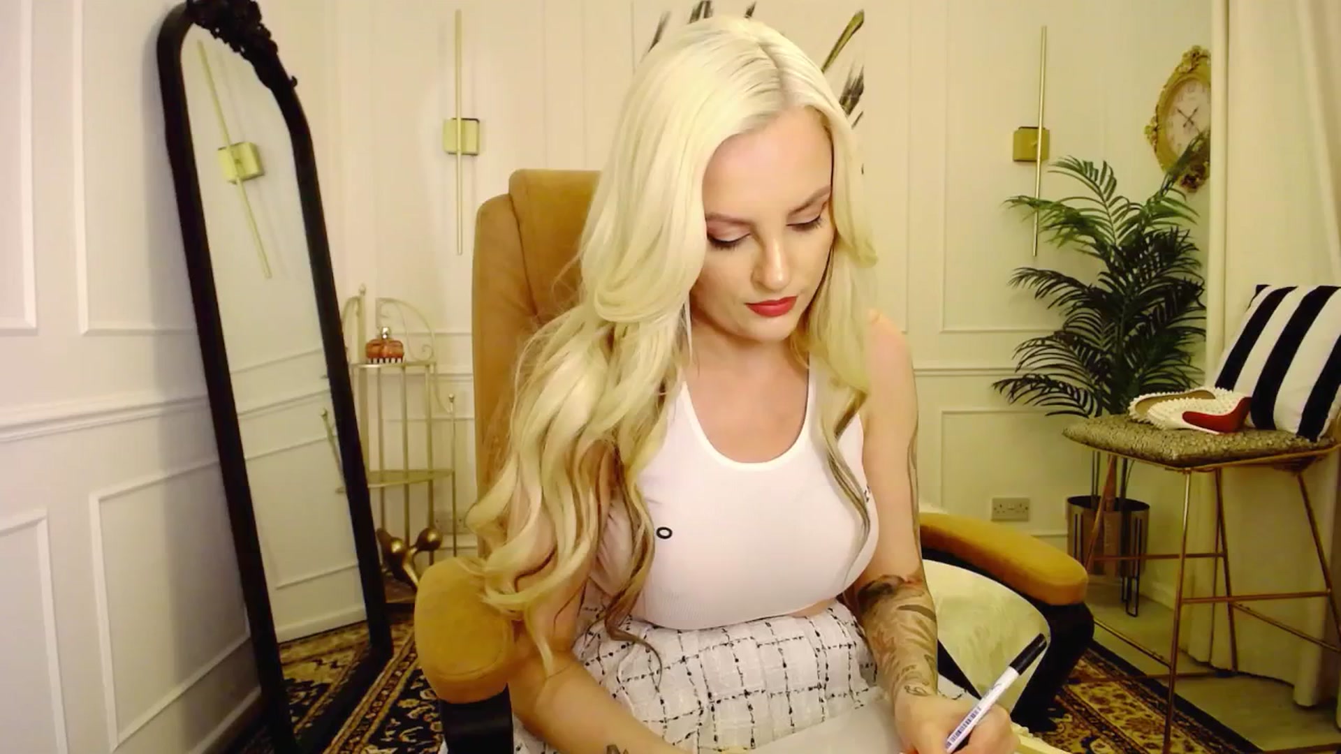 Gallery image thumbnail from K3lly's myfreecams stream on, 08/02/2025, 24:47 image 5 of 20