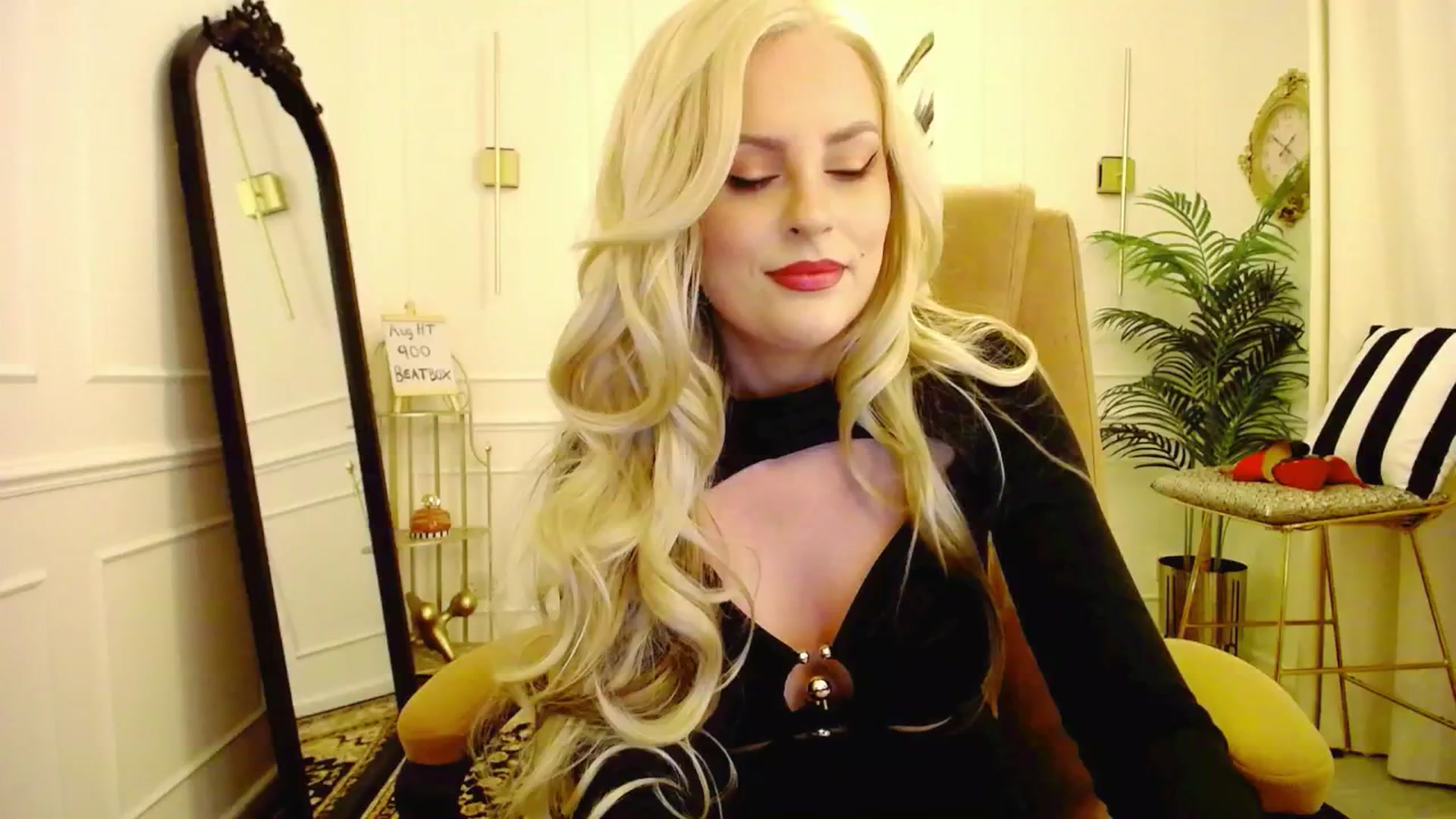 Gallery image thumbnail from K3lly's myfreecams stream on, 08/03/2025, 01:24 image 2 of 20