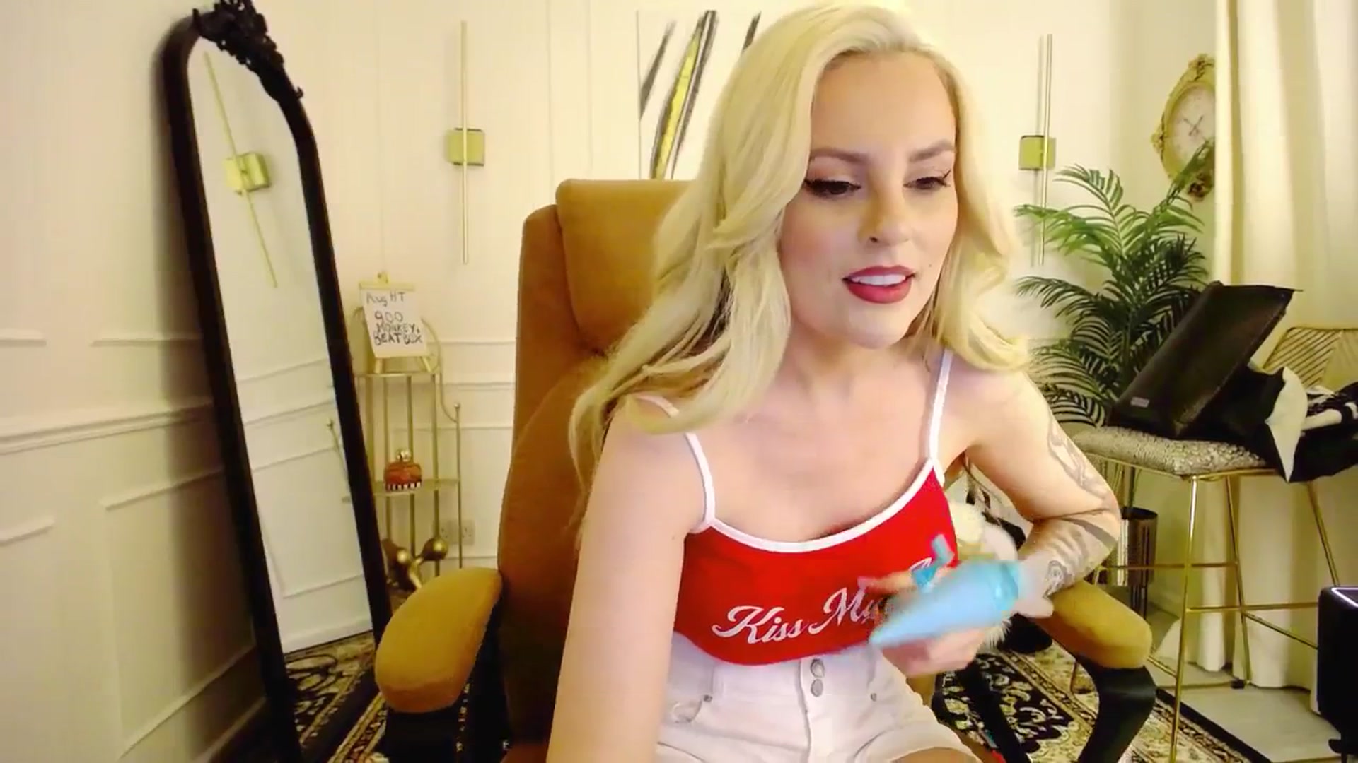 Gallery image thumbnail from K3lly's myfreecams stream on, 08/07/2025, 03:04 image 4 of 20