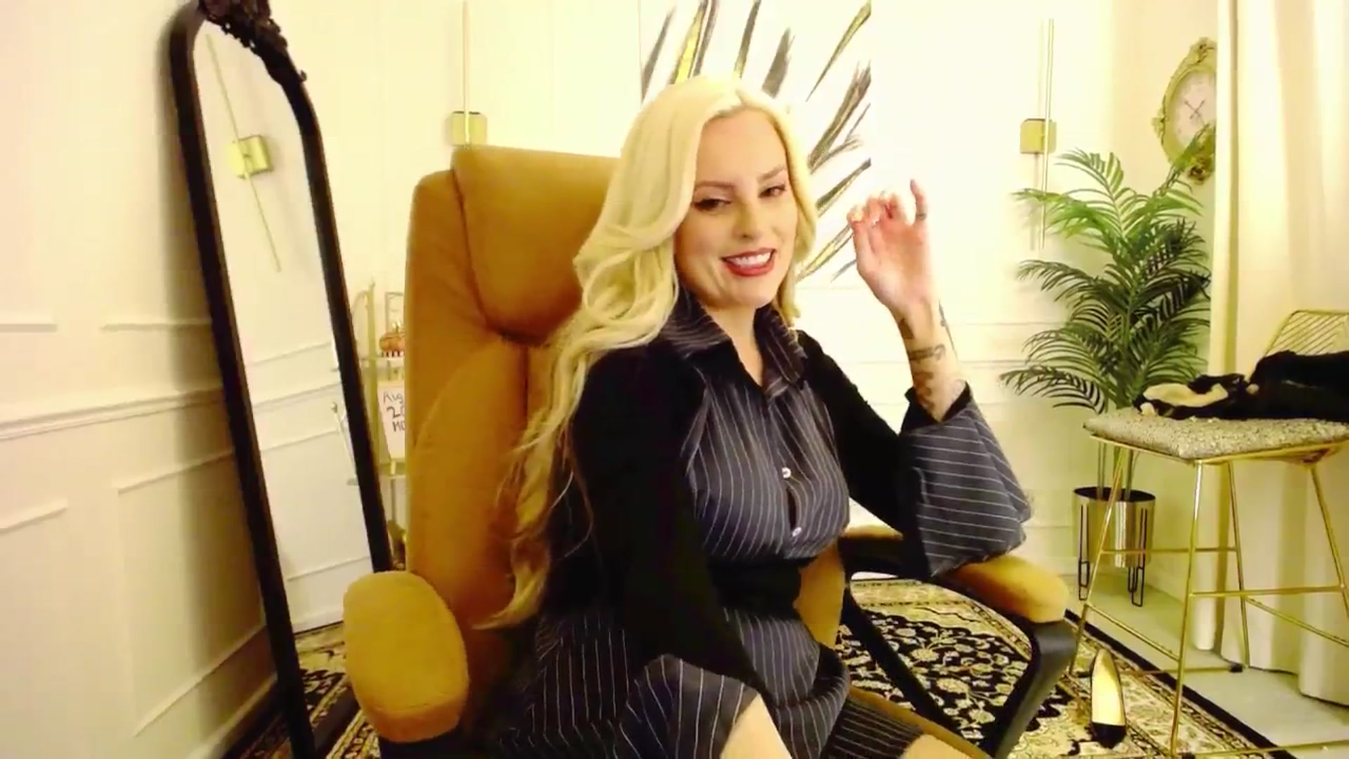 Gallery image thumbnail from K3lly's myfreecams stream on, 08/10/2025, 24:09 image 8 of 20