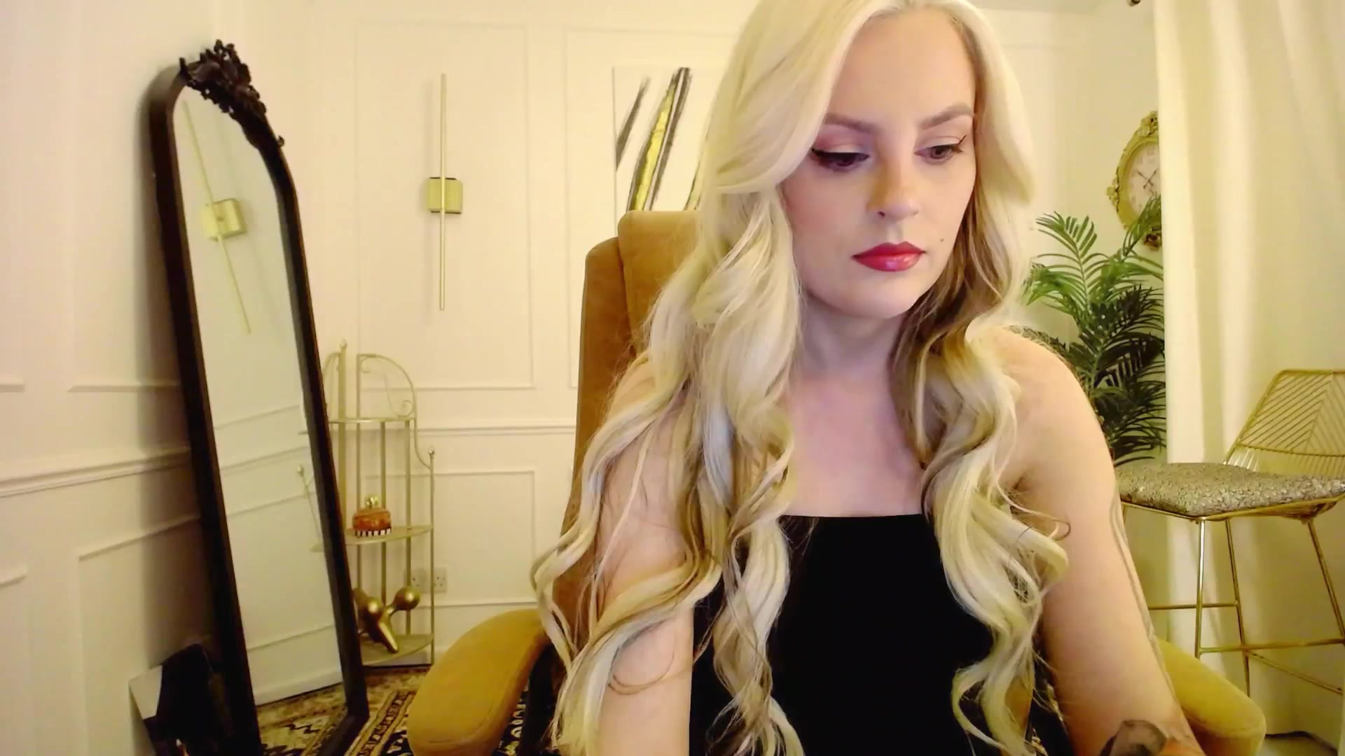 Gallery image thumbnail from K3lly's myfreecams stream on, 08/21/2025, 19:53 image 12 of 20