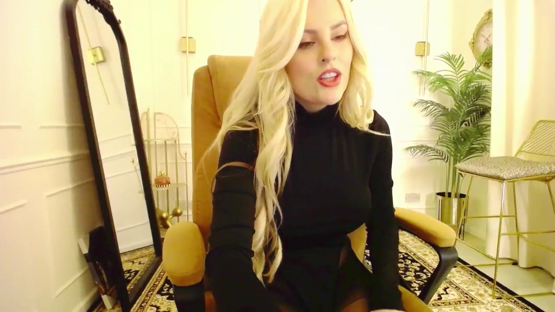 Gallery image thumbnail from K3lly's myfreecams stream on, 08/25/2025, 22:00 image 5 of 20