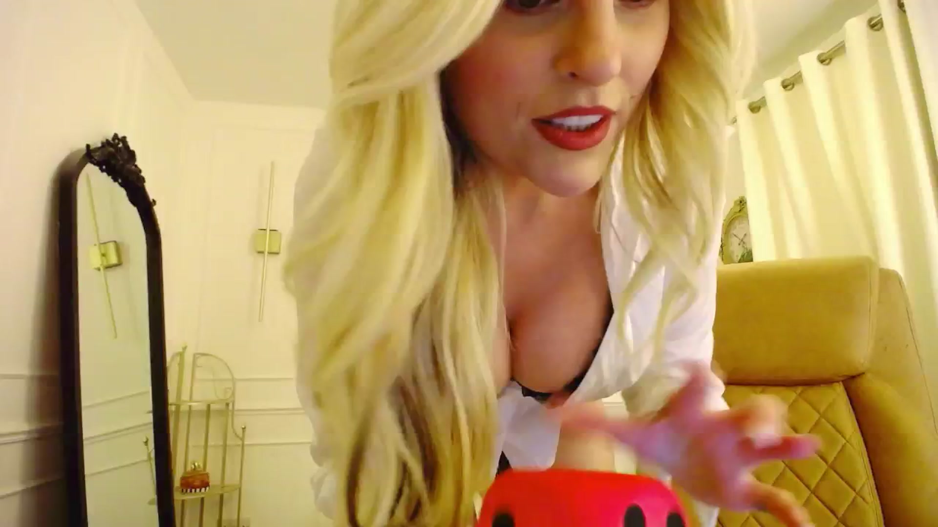 Gallery image thumbnail from K3lly's myfreecams stream on, 08/28/2025, 24:28 image 10 of 20