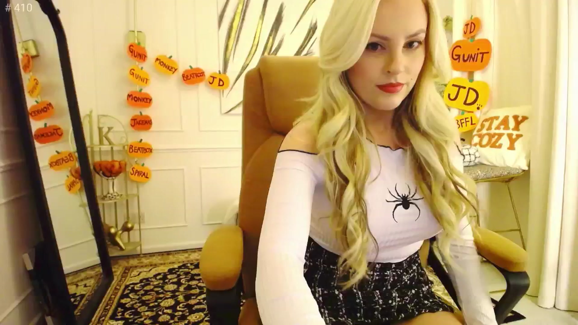 Gallery image thumbnail from K3lly's myfreecams stream on, 10/03/2025, 24:10 image 13 of 20