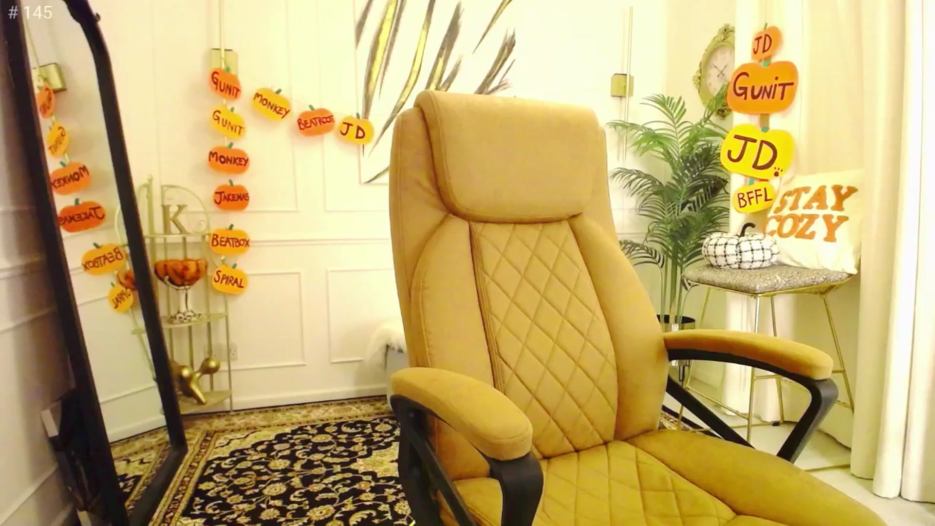 Gallery image thumbnail from K3lly's myfreecams stream on, 10/03/2025, 02:39 image 15 of 20