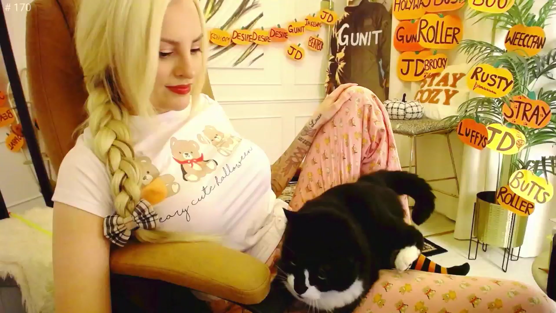 Gallery image thumbnail from K3lly's myfreecams stream on, 10/17/2025, 24:35 image 1 of 20