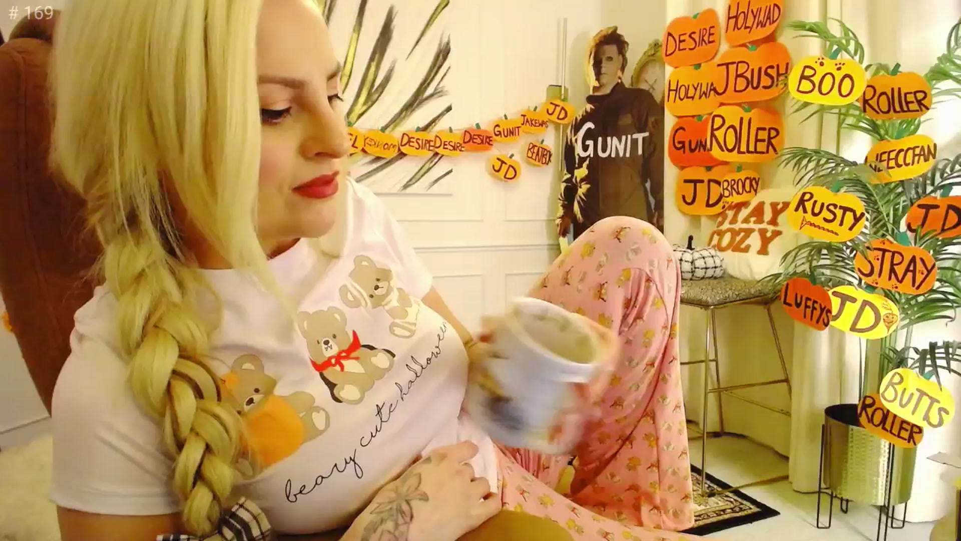 Gallery image thumbnail from K3lly's myfreecams stream on, 10/17/2025, 24:35 image 19 of 20