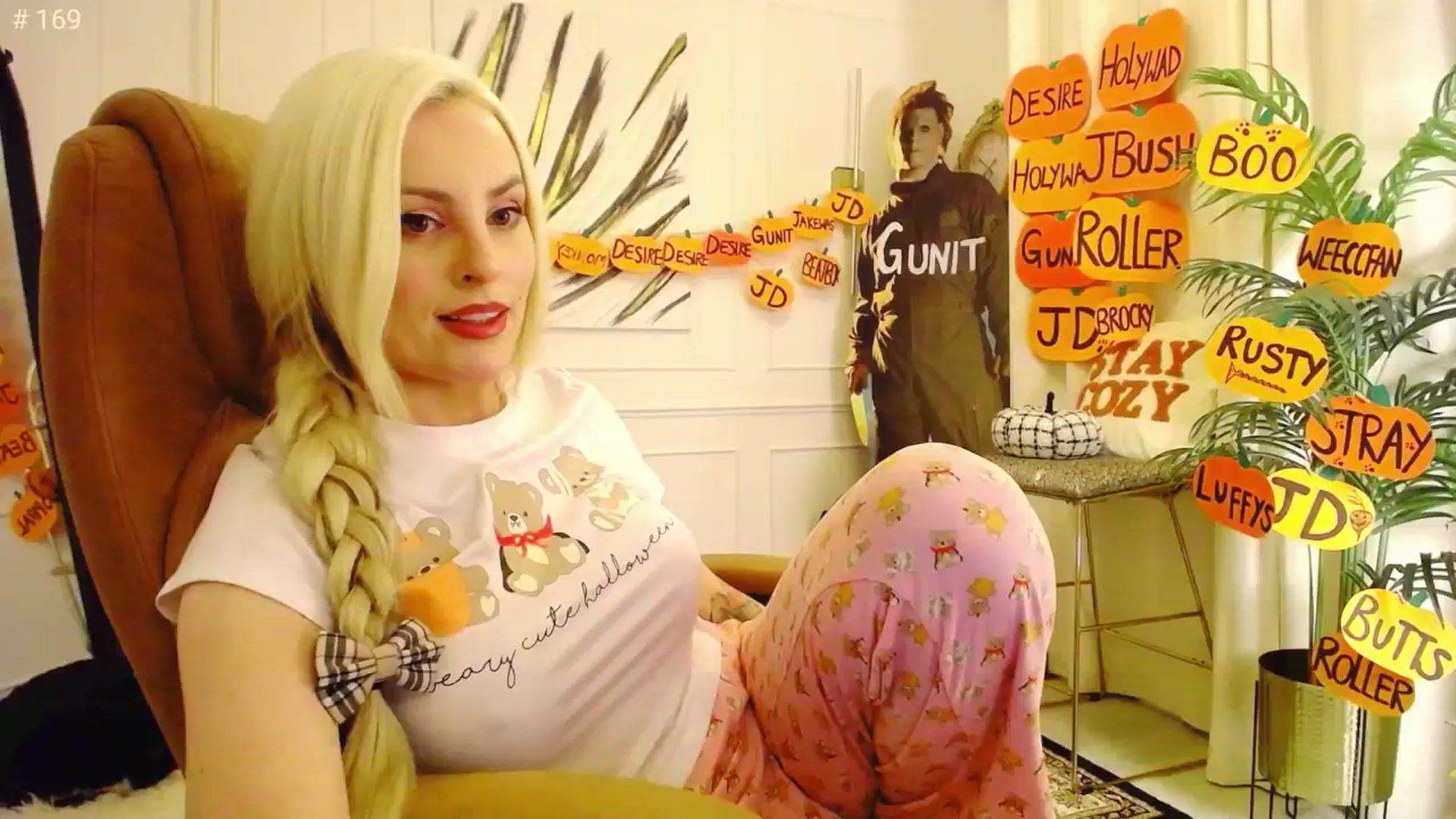 Gallery image thumbnail from K3lly's myfreecams stream on, 10/17/2025, 24:35 image 12 of 20