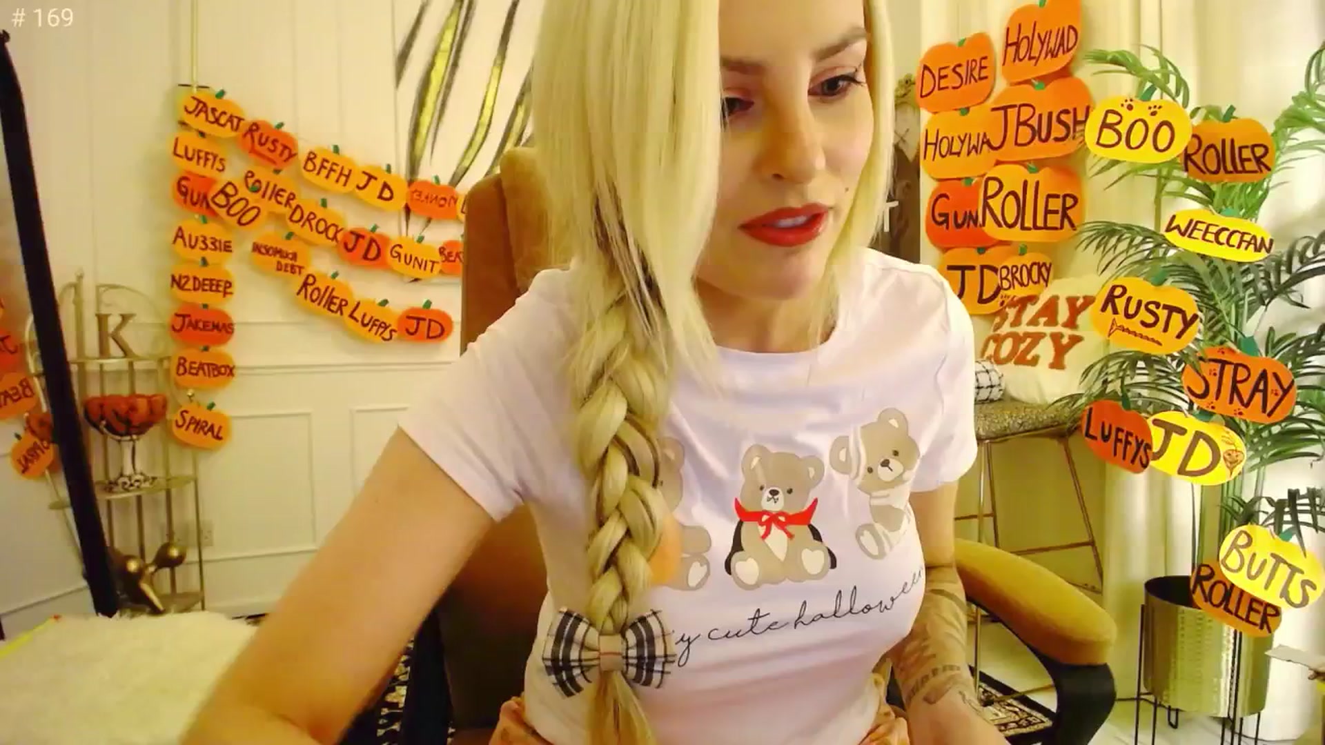 Gallery image thumbnail from K3lly's myfreecams stream on, 10/17/2025, 24:35 image 17 of 20