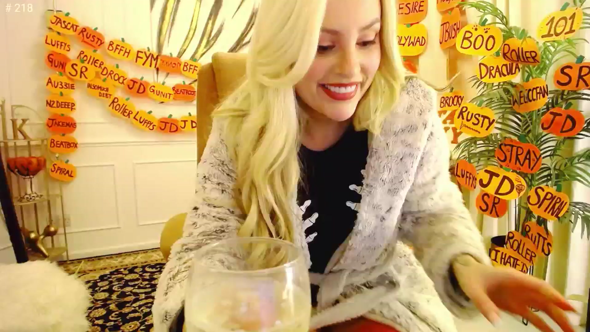 Gallery image thumbnail from K3lly's myfreecams stream on, 10/25/2025, 02:25 image 4 of 20