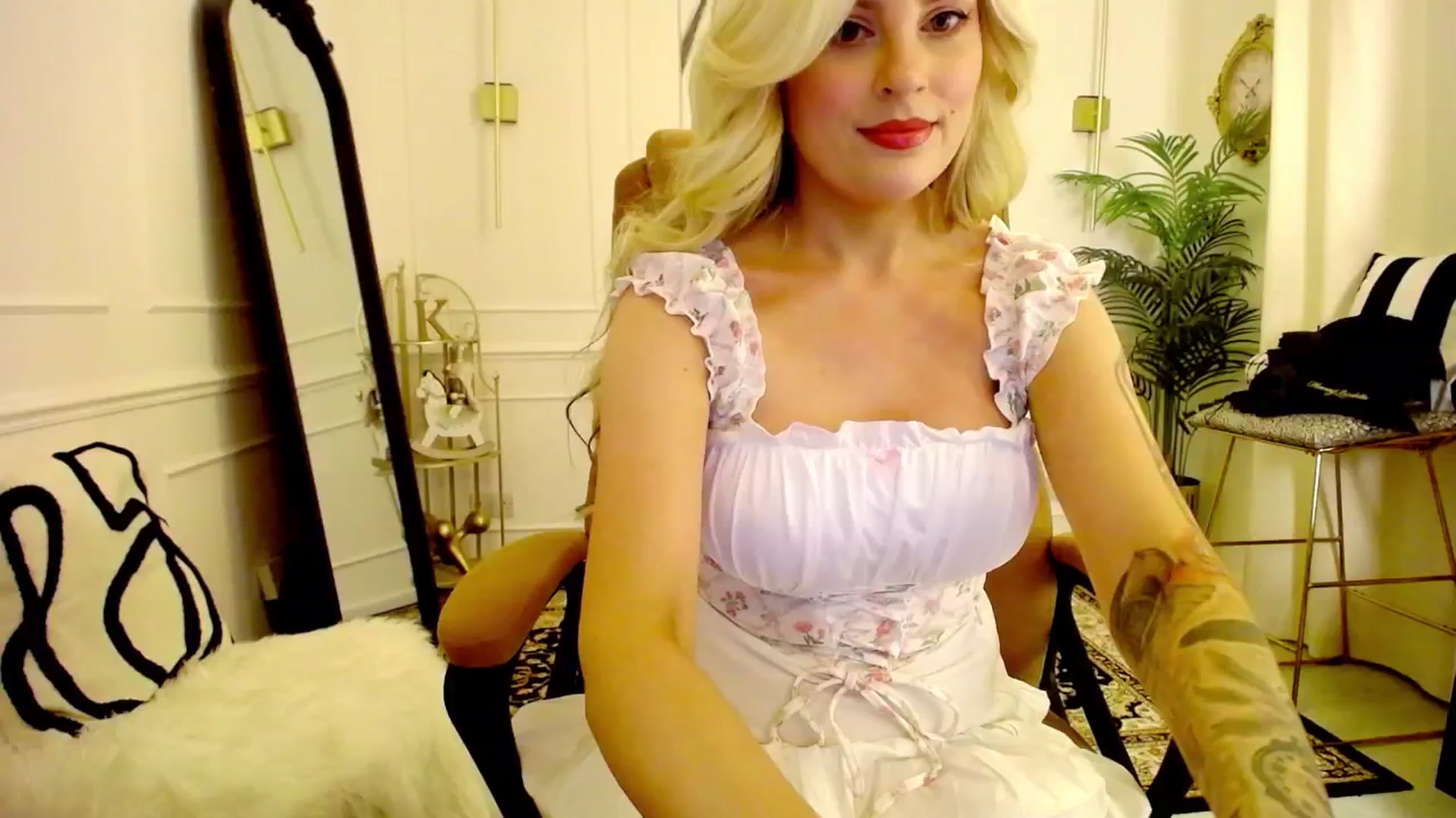 Gallery image thumbnail from K3lly's myfreecams stream on, 11/13/2025, 22:55 image 8 of 20
