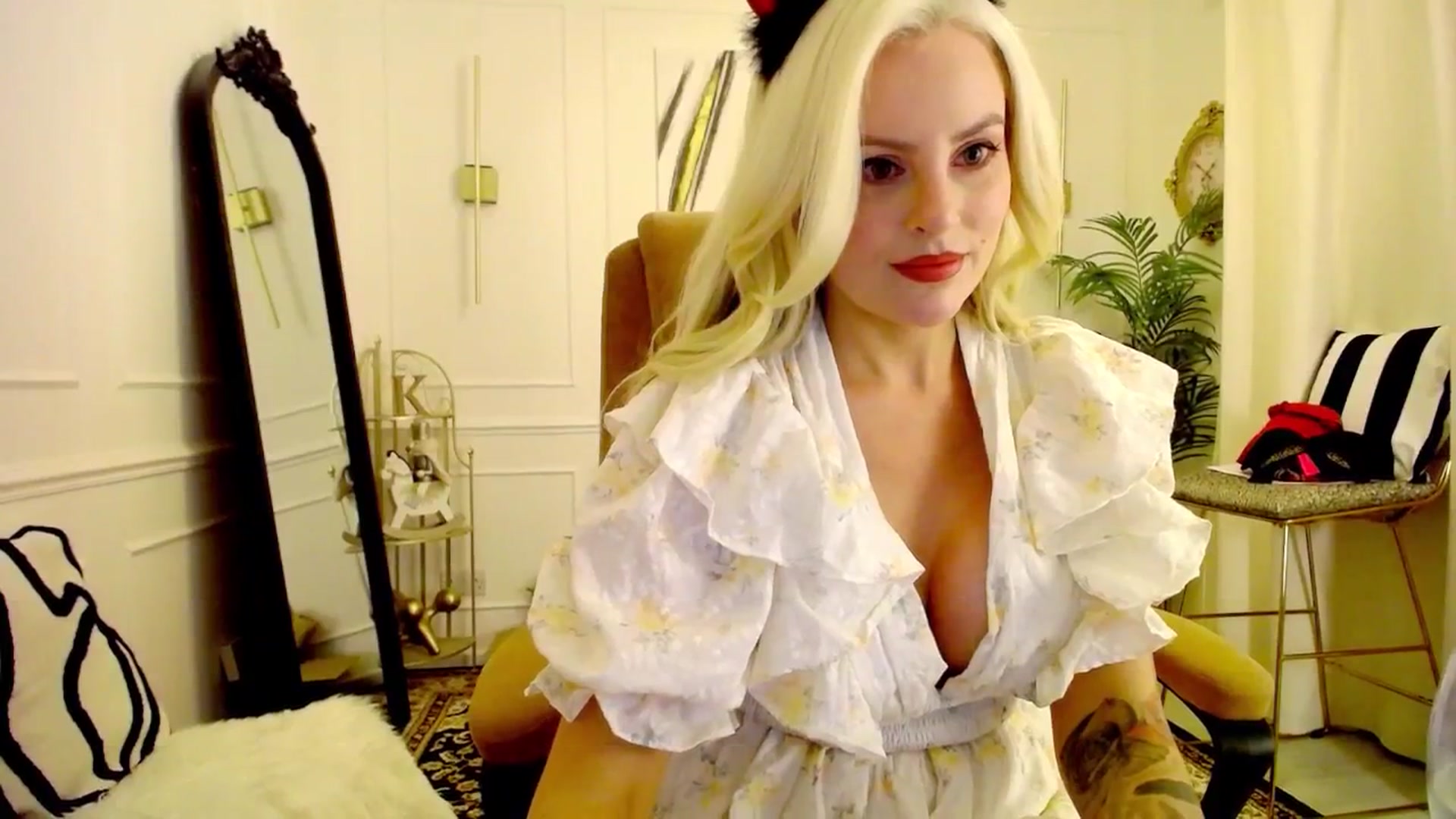 Gallery image thumbnail from K3lly's myfreecams stream on, 11/27/2025, 07:43 image 8 of 20