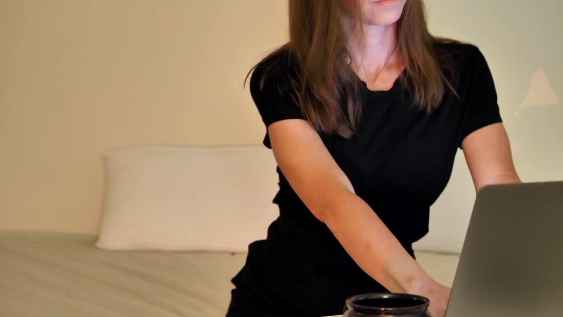 Gallery image thumbnail from KATEELIFE's myfreecams stream on, 10/24/2024, 22:44 image 13 of 20