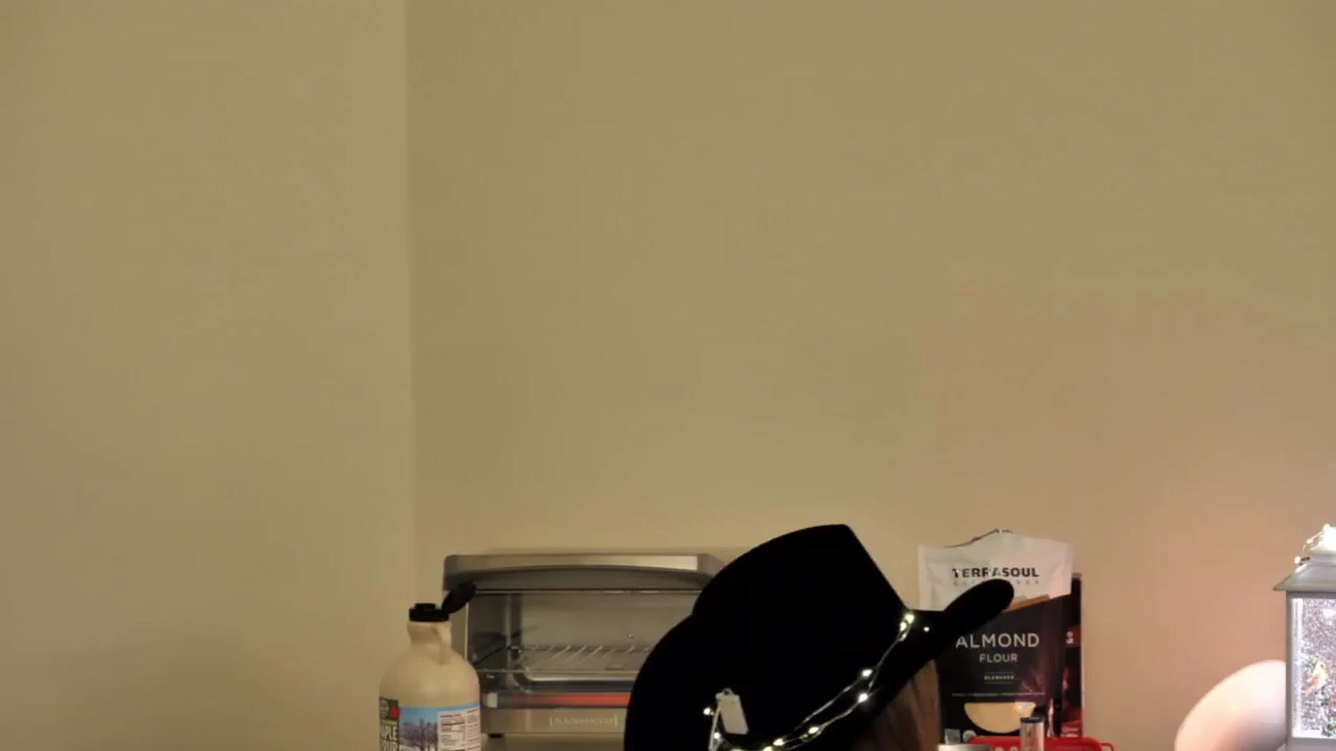 Gallery image thumbnail from KATEELIFE's myfreecams stream on, 12/22/2024, 04:39 image 4 of 20