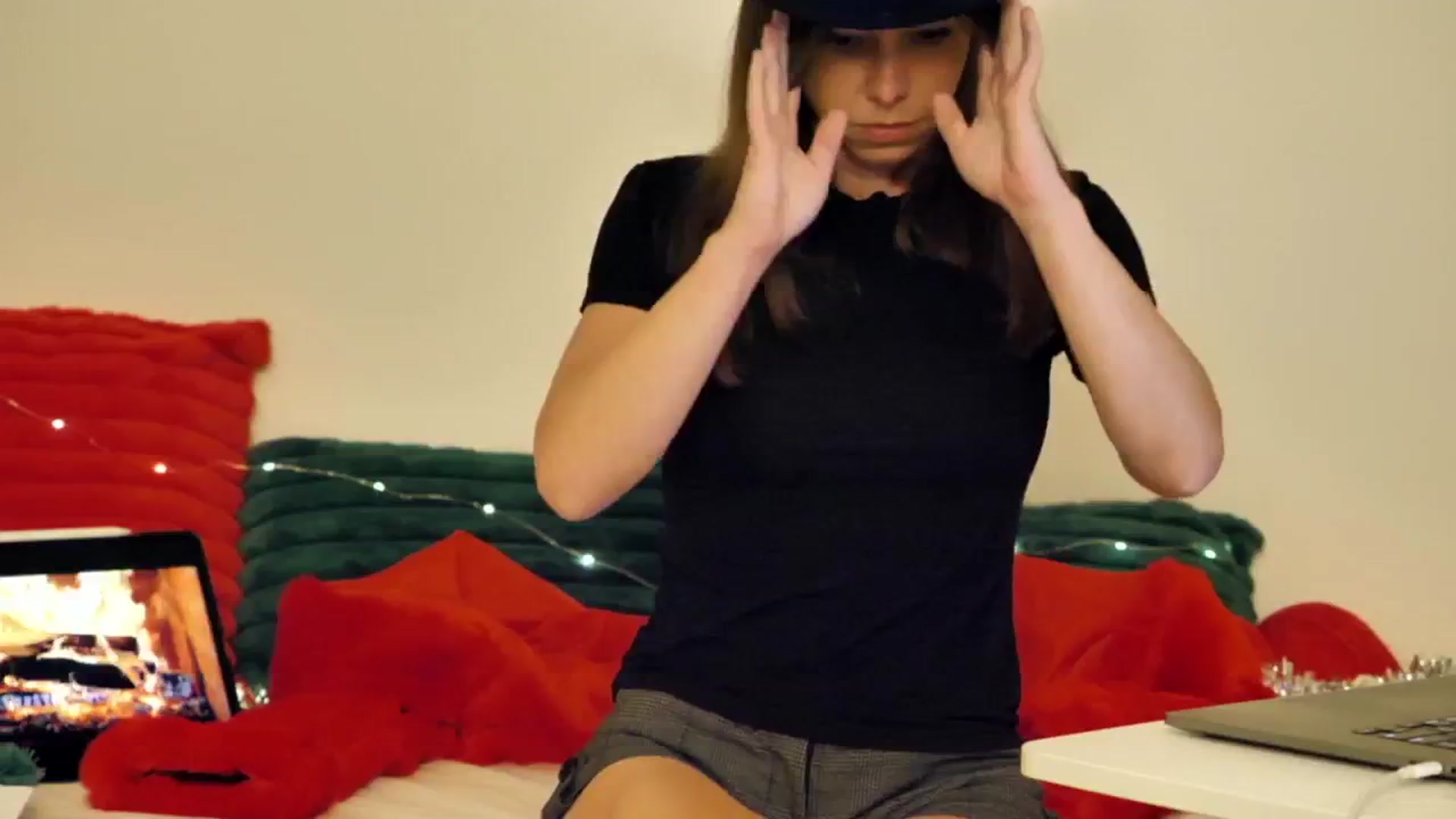 Gallery image thumbnail from KATEELIFE's myfreecams stream on, 12/25/2024, 03:04 image 11 of 20