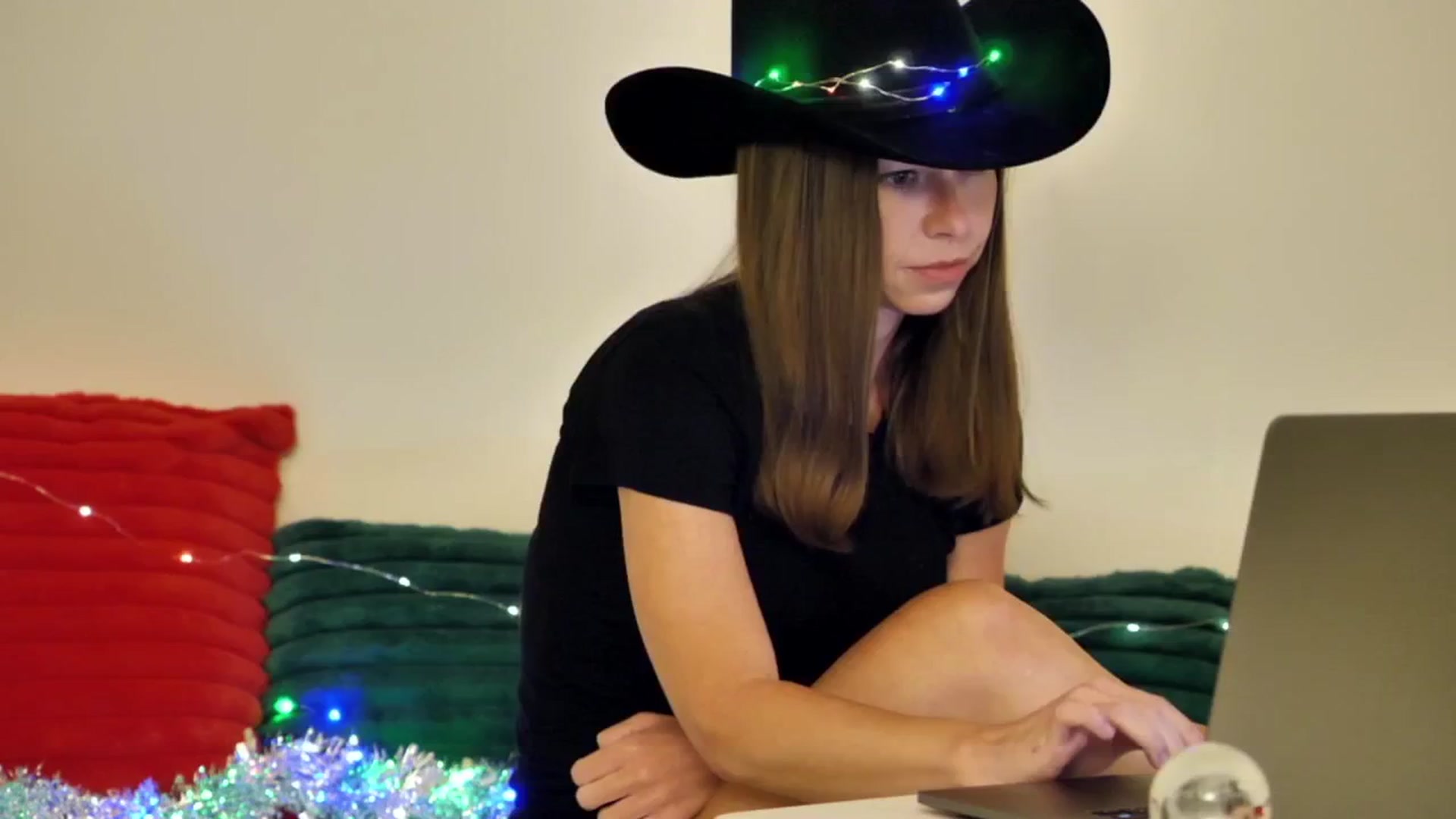 Gallery image thumbnail from KATEELIFE's myfreecams stream on, 12/25/2024, 03:04 image 2 of 20