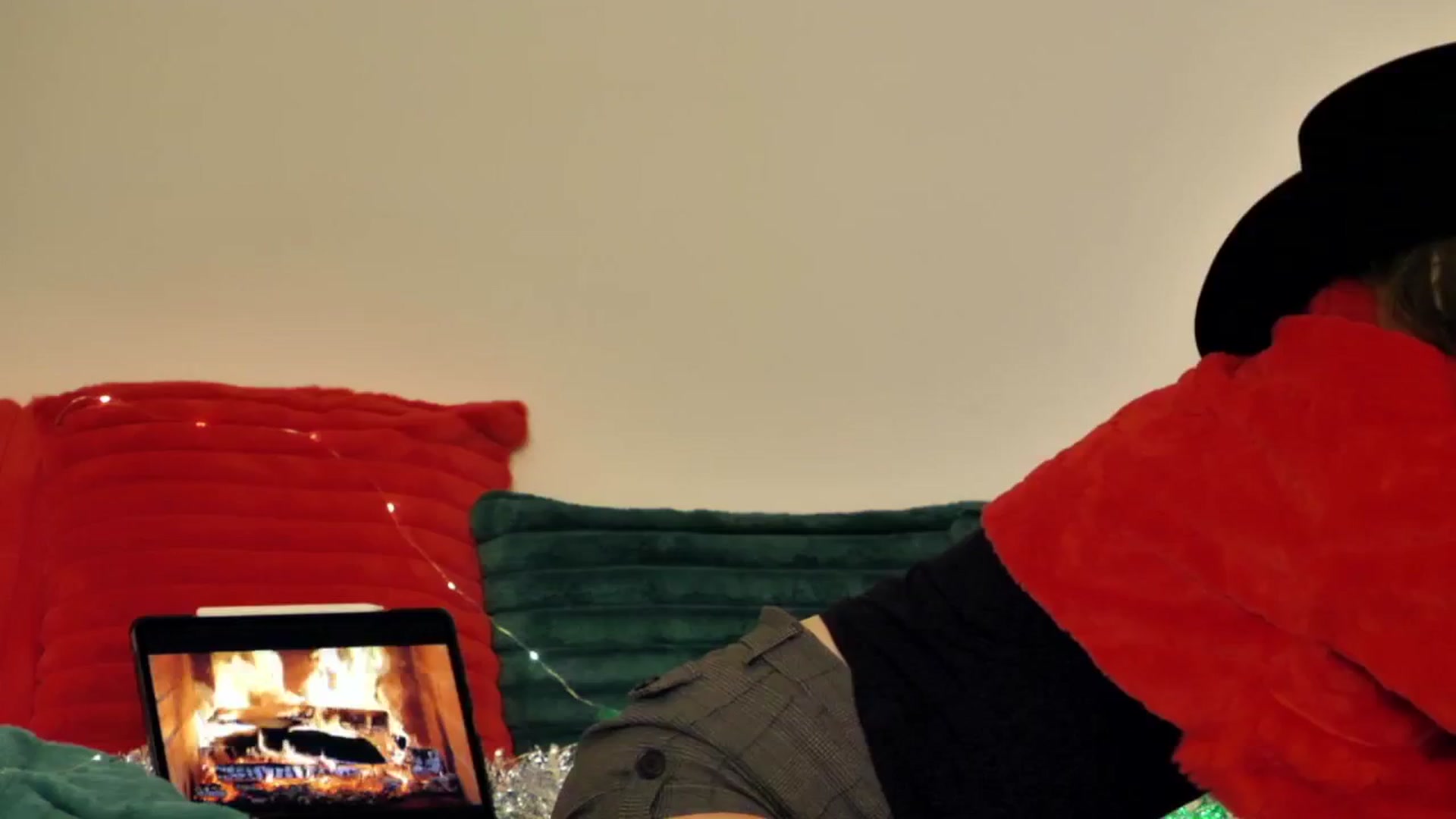 Gallery image thumbnail from KATEELIFE's myfreecams stream on, 12/25/2024, 07:13 image 8 of 20
