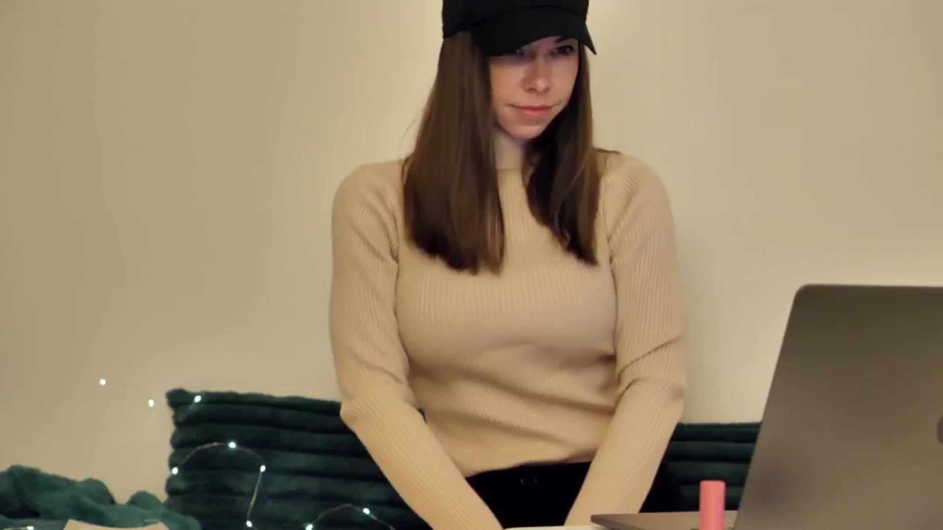 Gallery image thumbnail from KATEELIFE's myfreecams stream on, 12/29/2024, 03:30 image 4 of 20