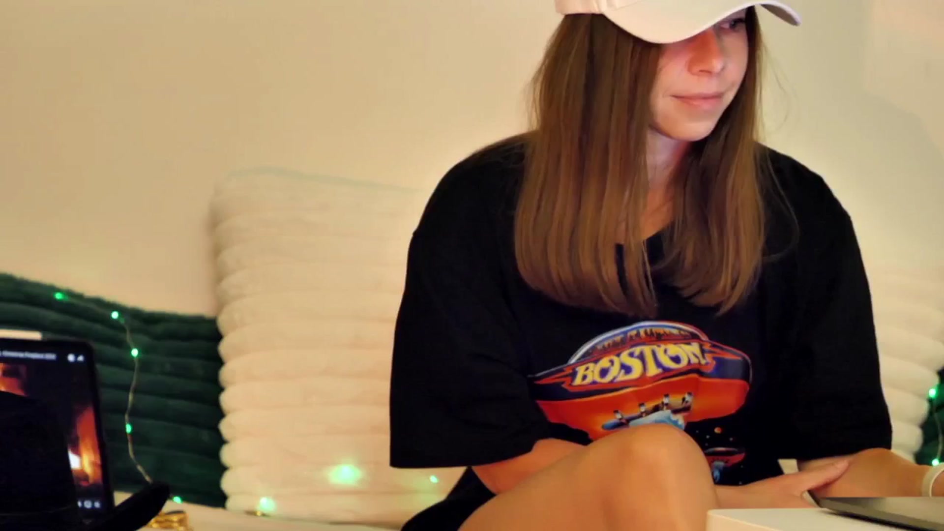 Gallery image thumbnail from KATEELIFE's myfreecams stream on, 03/16/2025, 07:14 image 4 of 20