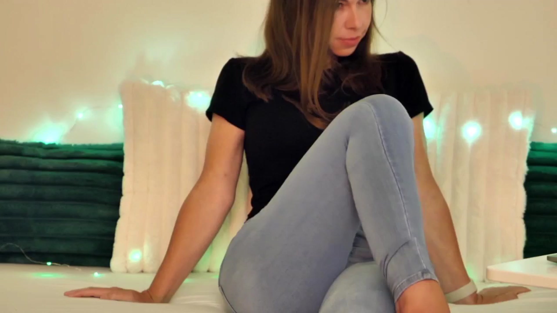 Gallery image thumbnail from KATEELIFE's myfreecams stream on, 03/18/2025, 04:02 image 13 of 20