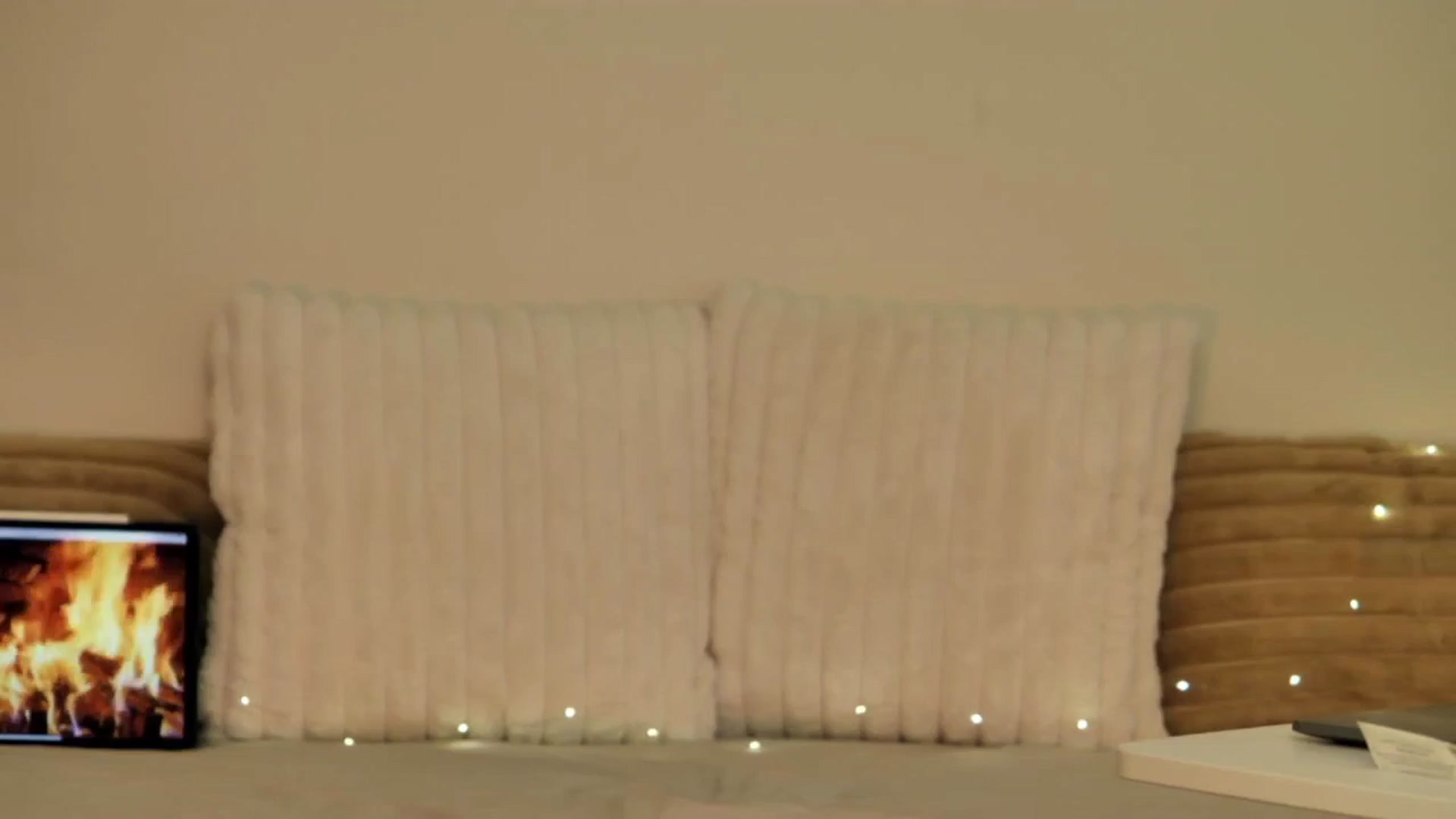 Gallery image thumbnail from KATEELIFE's myfreecams stream on, 03/22/2025, 04:15 image 11 of 20