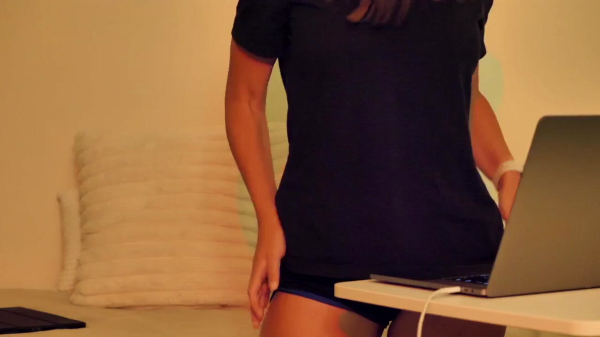 Gallery image thumbnail from KATEELIFE's myfreecams stream on, 08/28/2025, 03:55 image 11 of 20