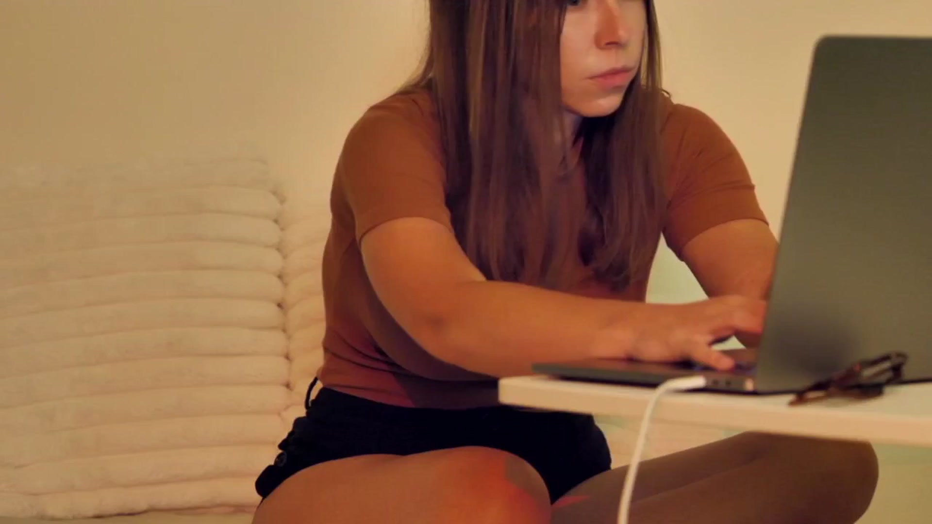 Gallery image thumbnail from KATEELIFE's myfreecams stream on, 10/02/2025, 02:18 image 18 of 20