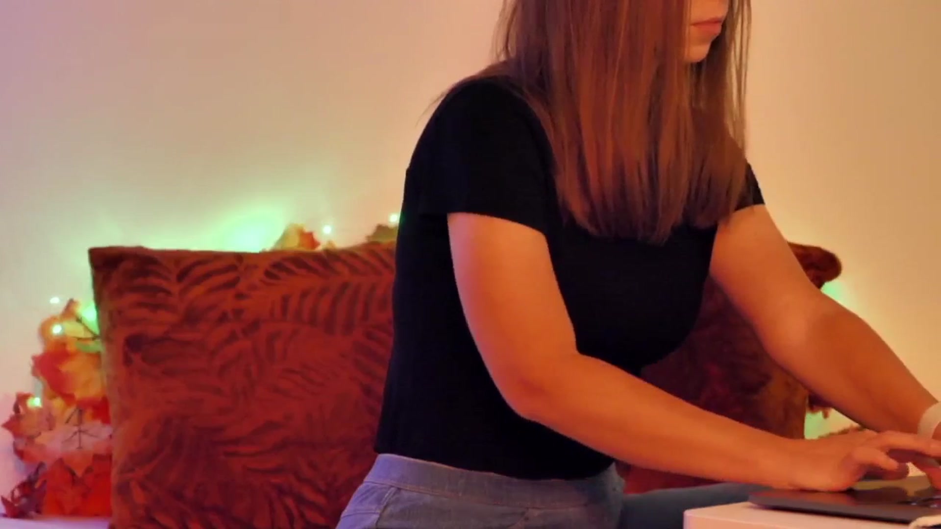 Gallery image thumbnail from KATEELIFE's myfreecams stream on, 11/03/2025, 04:30 image 6 of 20