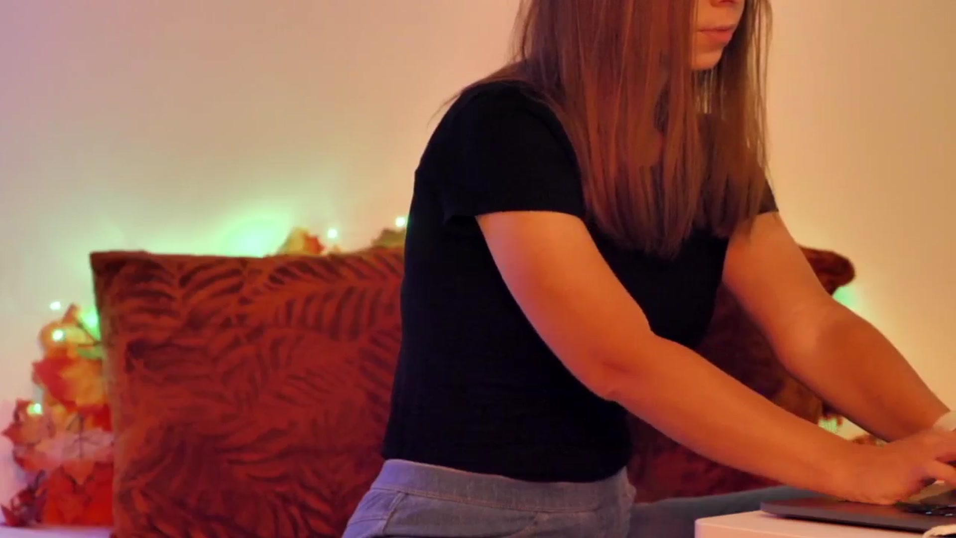 Gallery image thumbnail from KATEELIFE's myfreecams stream on, 11/03/2025, 04:30 image 7 of 20
