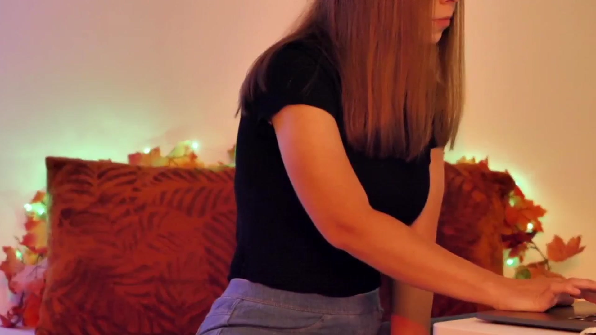 Gallery image thumbnail from KATEELIFE's myfreecams stream on, 11/03/2025, 04:30 image 3 of 20