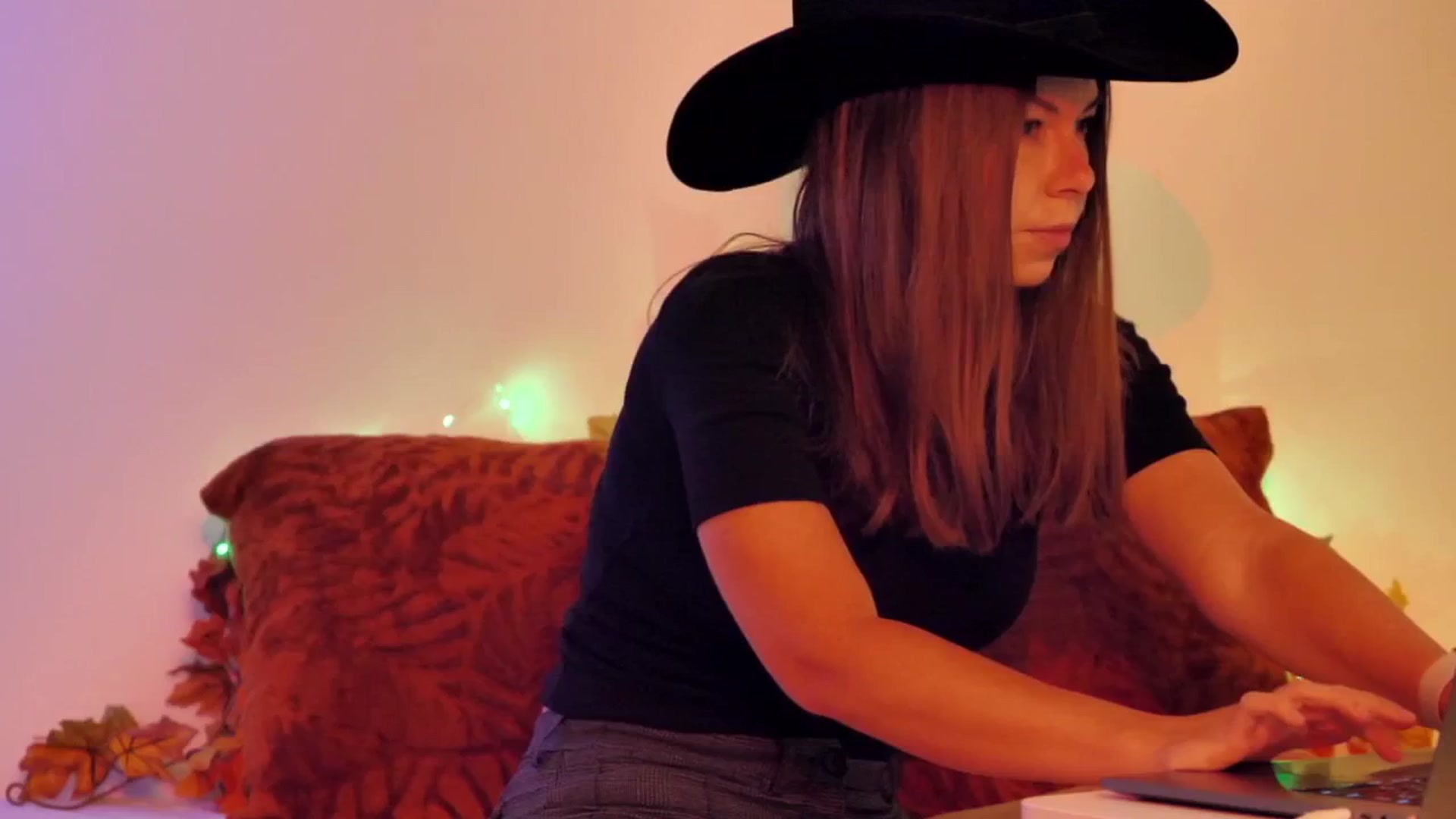 Gallery image thumbnail from KATEELIFE's myfreecams stream on, 11/08/2025, 03:55 image 18 of 20