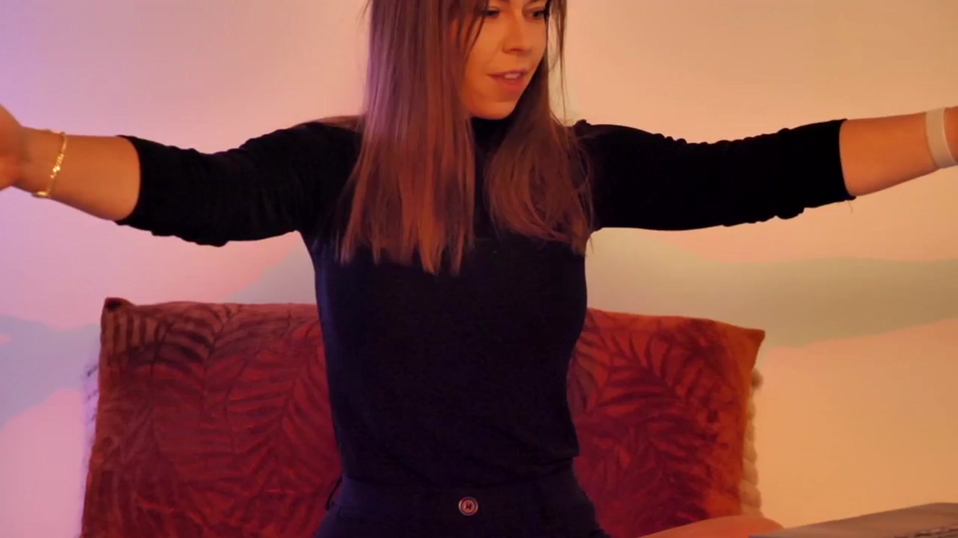 Gallery image thumbnail from KATEELIFE's myfreecams stream on, 11/23/2025, 05:22 image 13 of 20