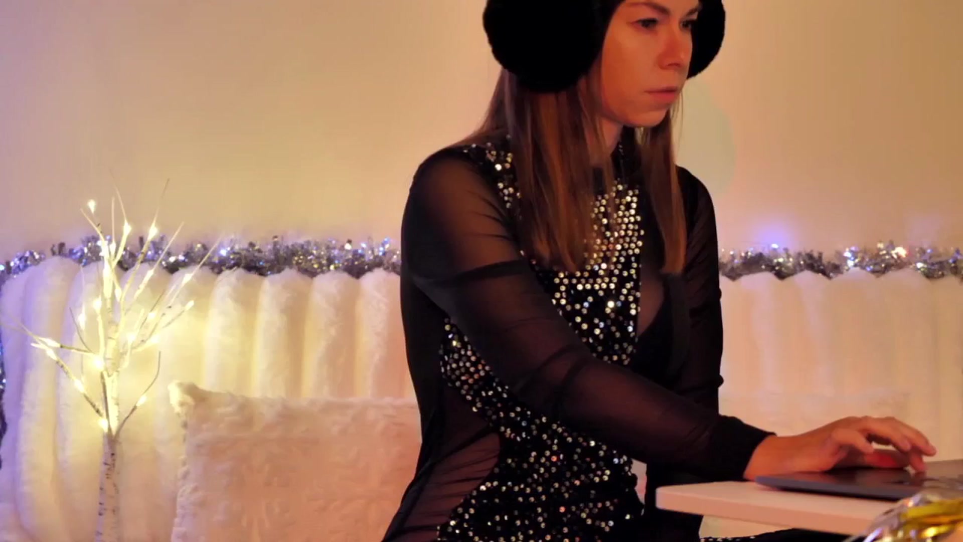 Gallery image thumbnail from KATEELIFE's myfreecams stream on, 01/02/2026, 03:22 image 14 of 20