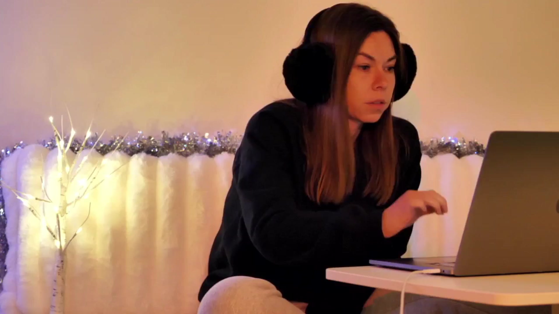 Gallery image thumbnail from KATEELIFE's myfreecams stream on, 01/02/2026, 05:16 image 16 of 20