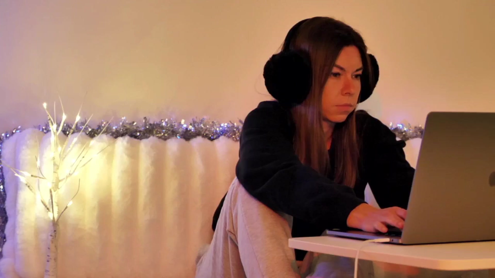 Gallery image thumbnail from KATEELIFE's myfreecams stream on, 01/02/2026, 05:16 image 9 of 20
