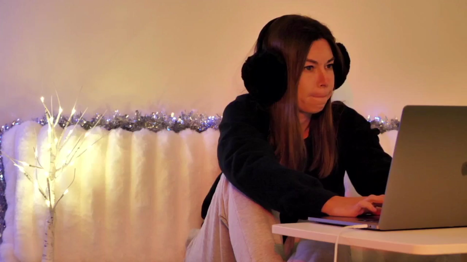 Gallery image thumbnail from KATEELIFE's myfreecams stream on, 01/02/2026, 05:16 image 8 of 20