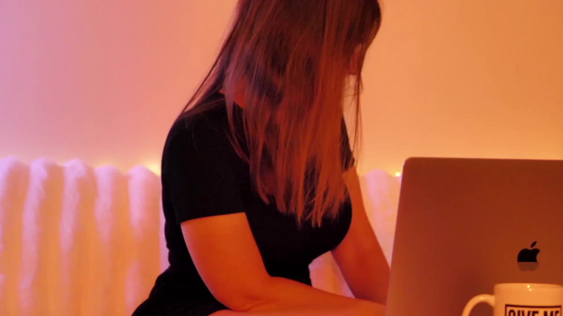 Gallery image thumbnail from KATEELIFE's myfreecams stream on, 04/12/2026, 04:32 image 16 of 20
