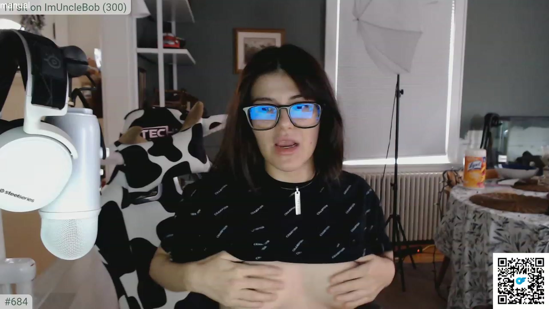 Gallery image thumbnail from KEWuwu's myfreecams stream on, 11/18/2023, 21:26 image 3 of 20