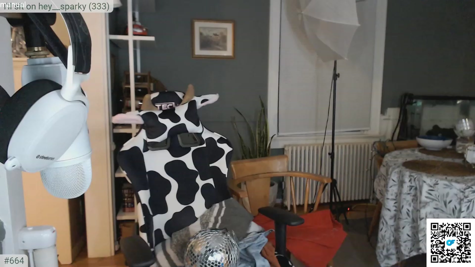 Gallery image thumbnail from KEWuwu's myfreecams stream on, 11/19/2023, 01:20 image 10 of 20