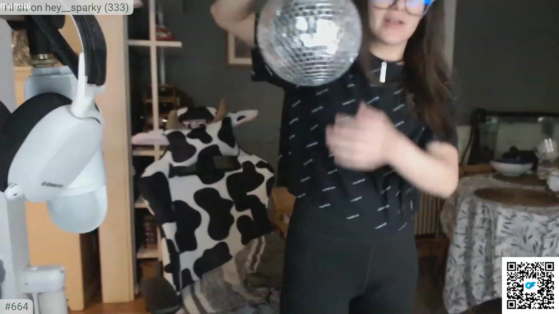 Gallery image thumbnail from KEWuwu's myfreecams stream on, 11/19/2023, 01:20 image 9 of 20
