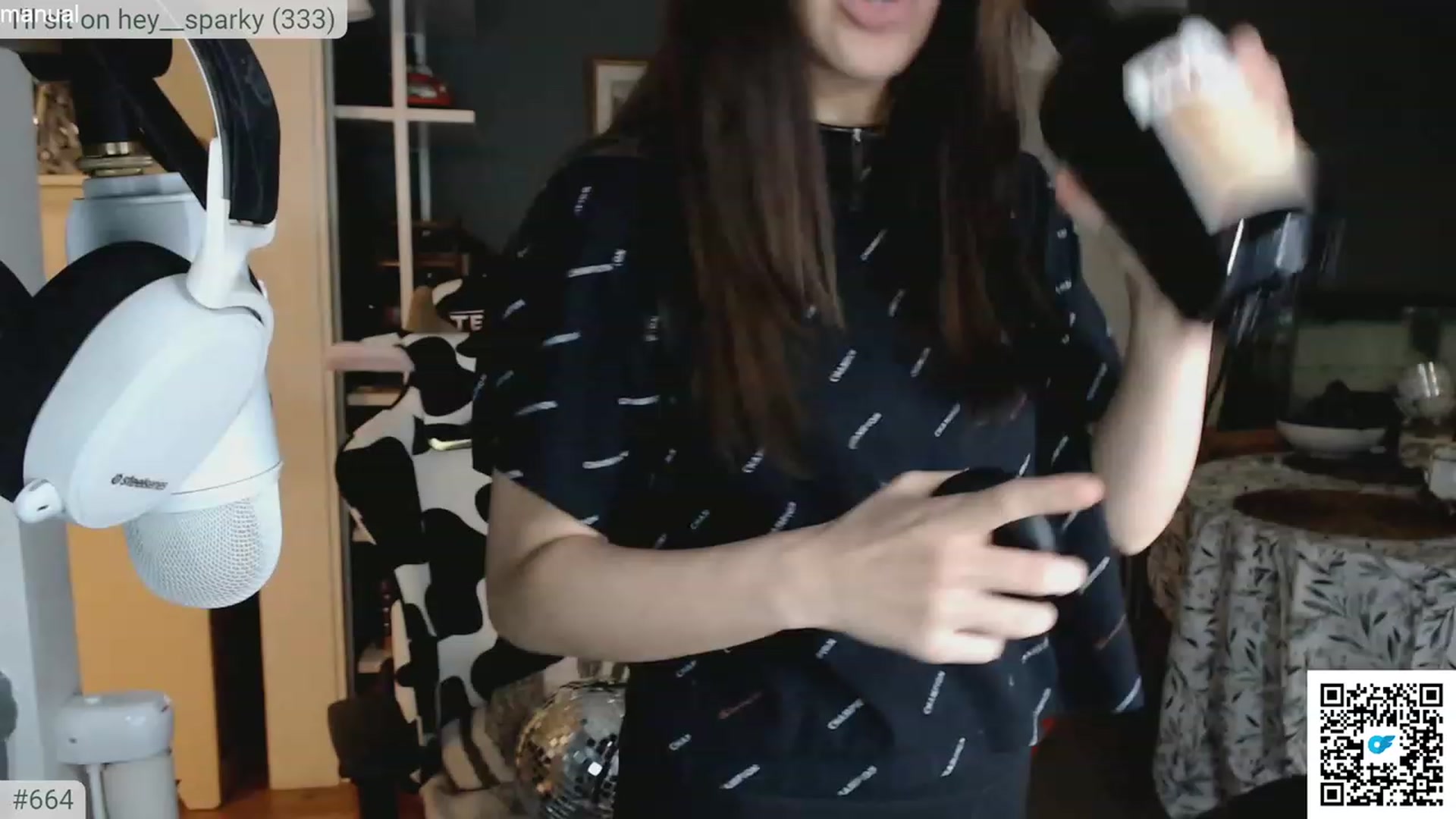 Gallery image thumbnail from KEWuwu's myfreecams stream on, 11/19/2023, 01:20 image 16 of 20