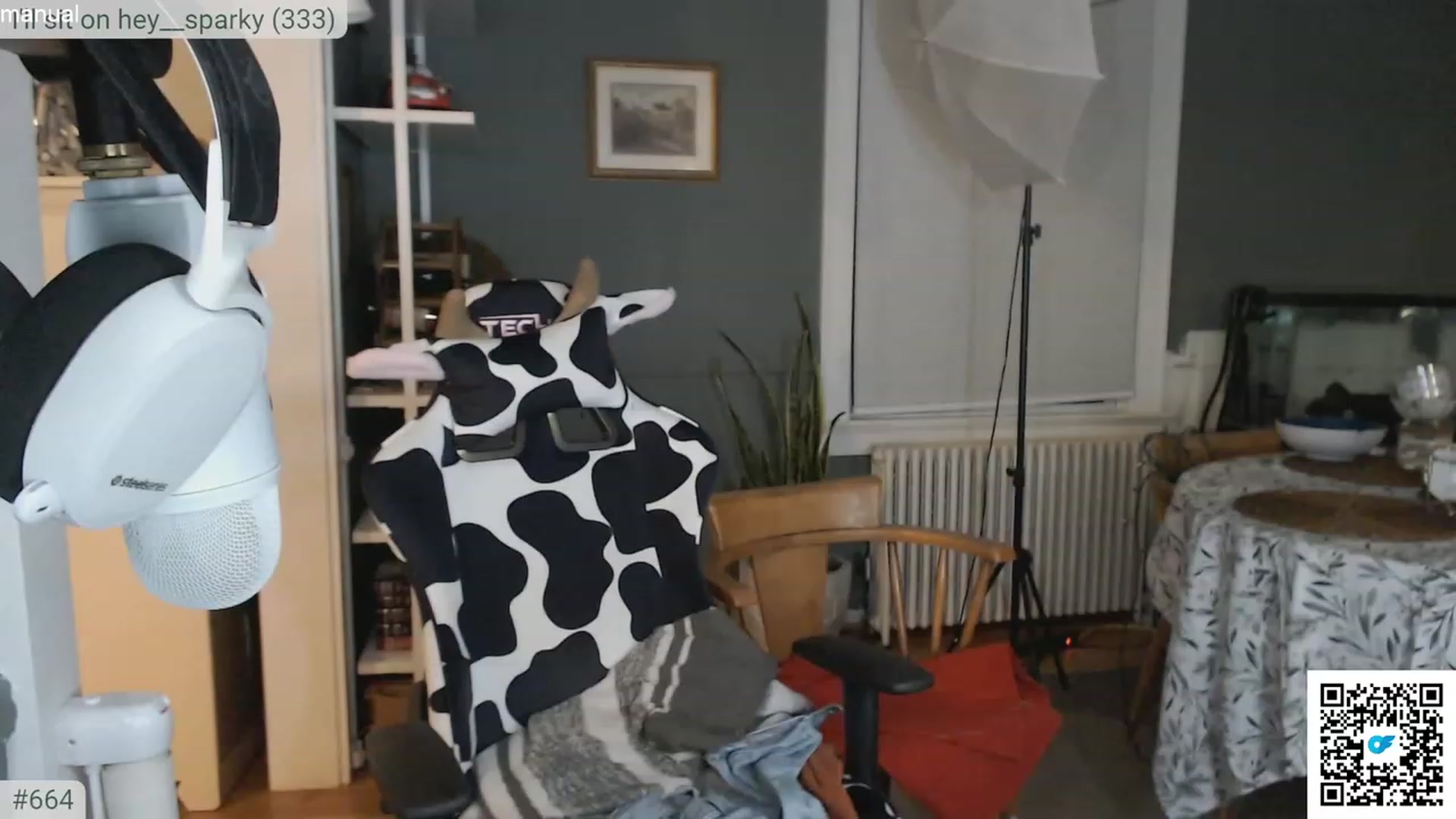 Gallery image thumbnail from KEWuwu's myfreecams stream on, 11/19/2023, 01:20 image 8 of 20