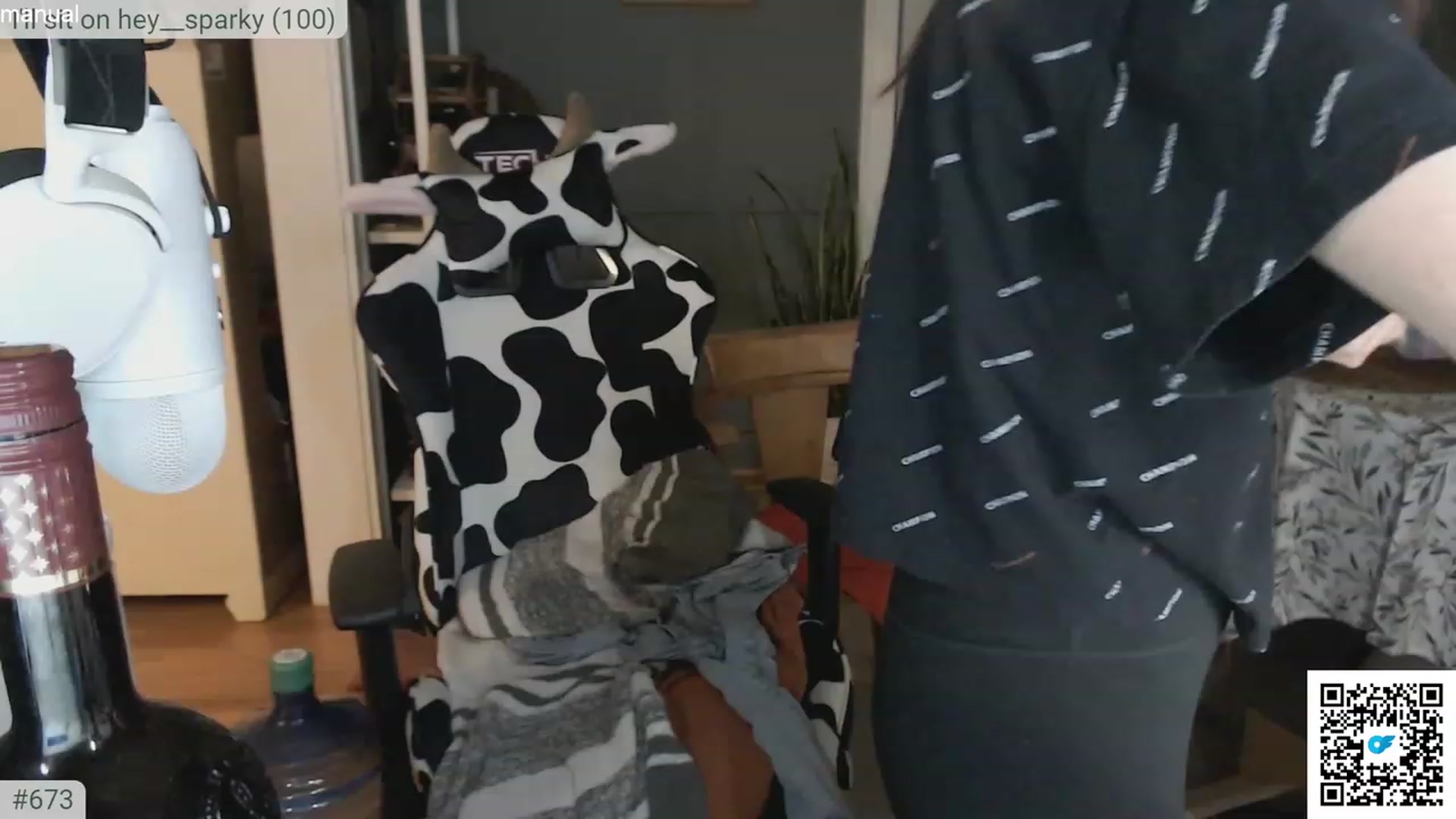 Gallery image thumbnail from KEWuwu's myfreecams stream on, 11/19/2023, 01:20 image 5 of 20