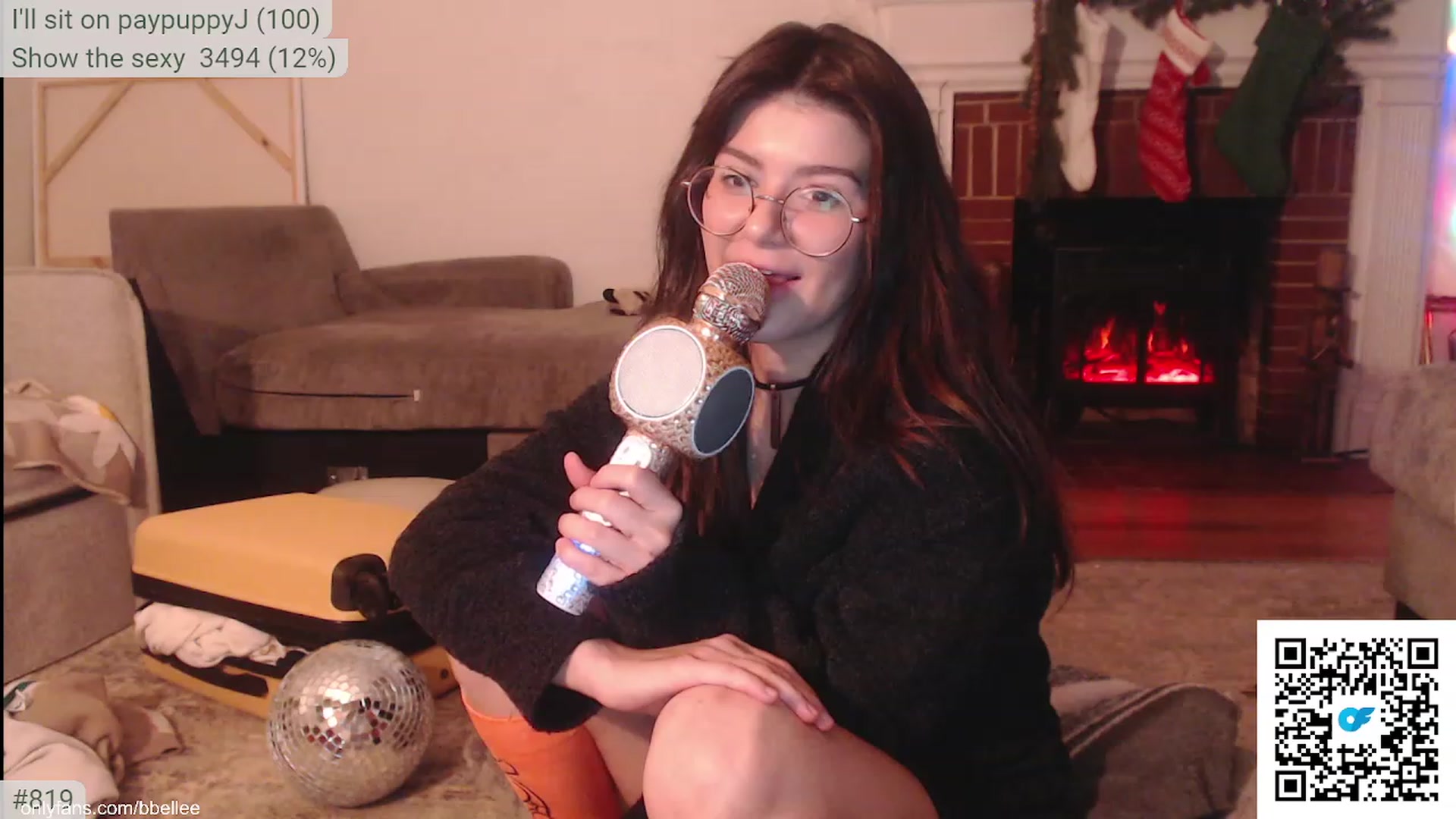 Gallery image thumbnail from KEWuwu's myfreecams stream on, 11/26/2023, 01:18 image 19 of 20