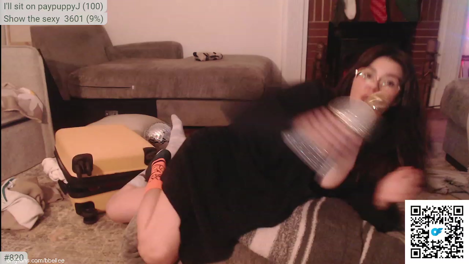 Gallery image thumbnail from KEWuwu's myfreecams stream on, 11/26/2023, 01:18 image 13 of 20