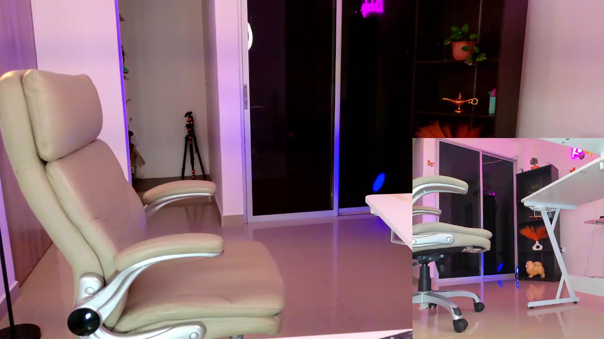 Gallery image thumbnail from KIMBERLY___'s myfreecams stream on, 05/20/2026, 24:36 image 12 of 20