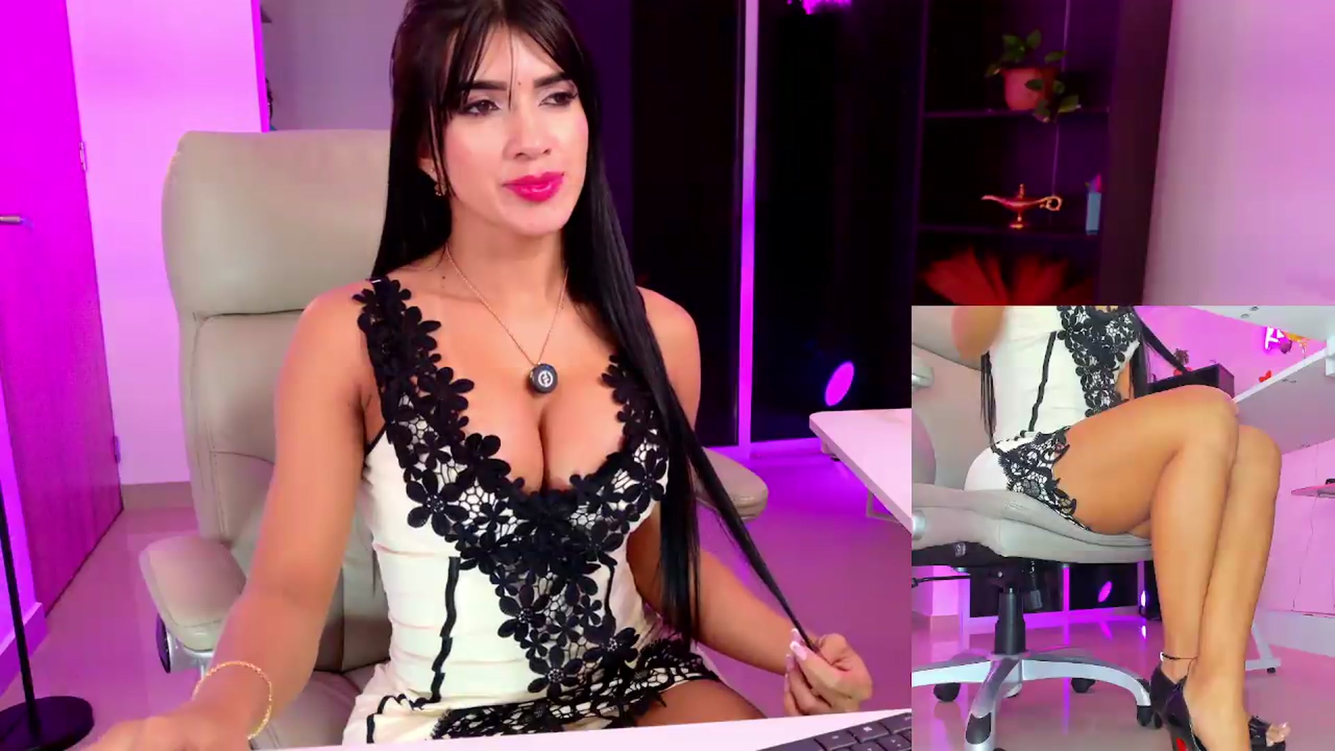 Gallery image thumbnail from KIMBERLY___'s myfreecams stream on, 05/20/2026, 24:36 image 15 of 20
