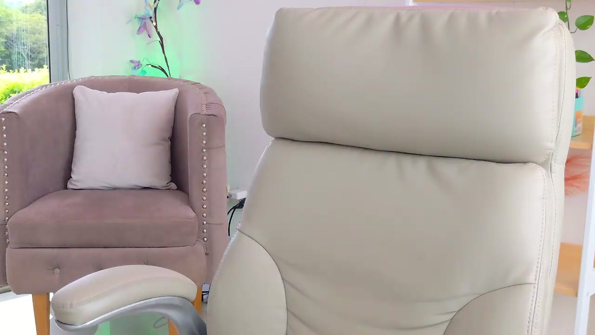 Gallery image thumbnail from KIMBERLY___'s myfreecams stream on, 06/14/2026, 16:16 image 17 of 20