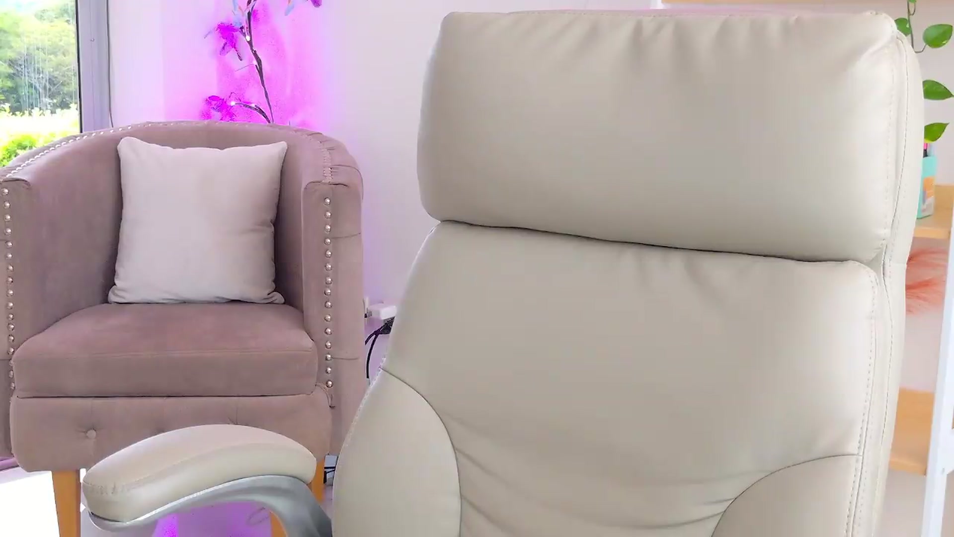 Gallery image thumbnail from KIMBERLY___'s myfreecams stream on, 06/14/2026, 16:16 image 15 of 20